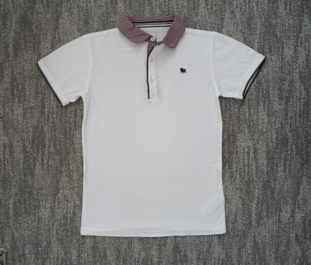 Bílé tričko triko s límečkem polo, 152