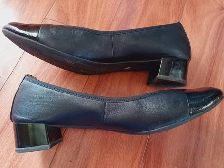 Téměř nenošené komfortní lodičky caprice 40,5, 40