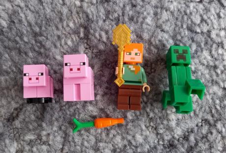 Lego minecraft 21170 - the pig house.,