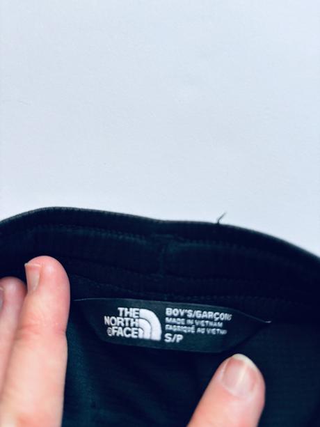 Kraťasy černé značkové - v.cca 7/8 let, 128