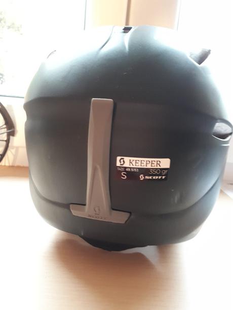 Kvalitní lehká značková helma na lyže scott, s