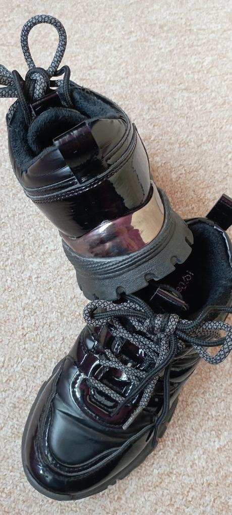 Boty vyteplené zn."deezee" vel."33", 33