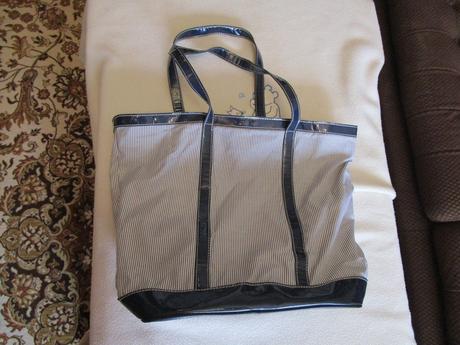 Pěkná lehká taška přes rameno, prostorná,