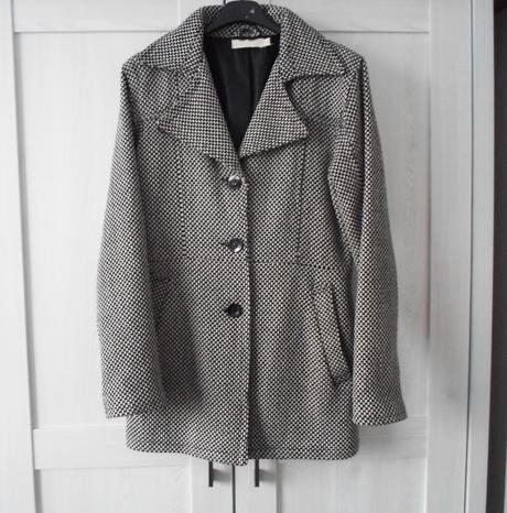 Černý bílý kabát kabátek, s