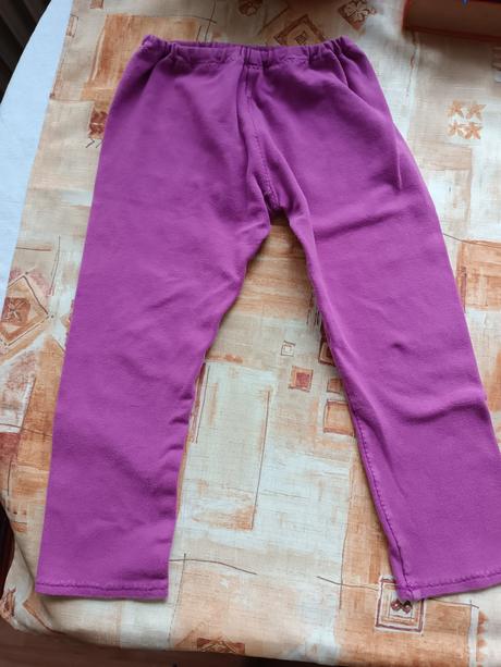 Dívčí tepláky, 110