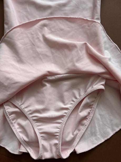 An9/ dres baletní - v.cca 2/3 roky, 98