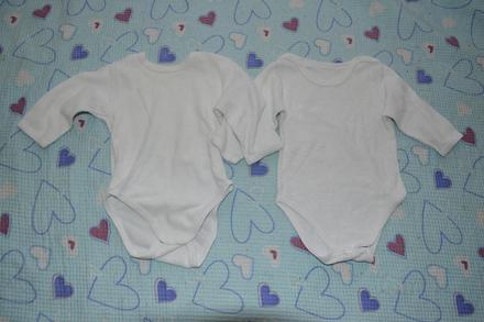 2x bílé froté body, vel. 74/80, 74