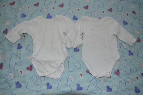 2x bílé froté body, vel. 74/80, 74