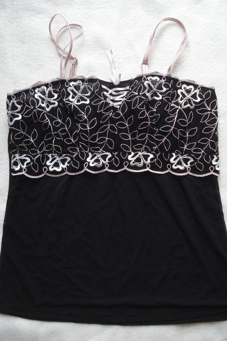 Košilka s výšivkou, miriale,l