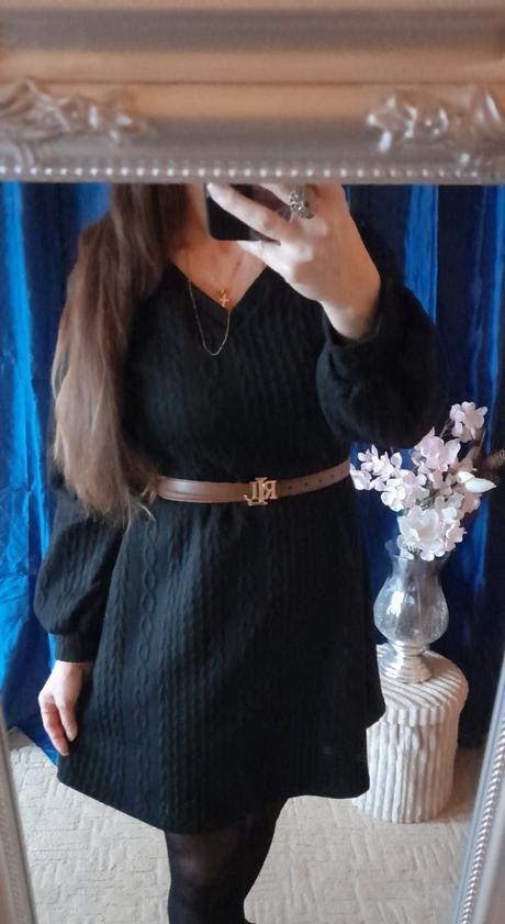 Teplákové černé šaty s embosovaným vzorem, l