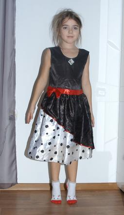 Karnevalové šaty 101 dalmatinů cruella,