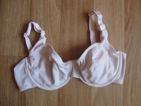 Kojící podprsenka, 85,b