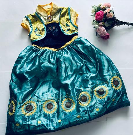 An5/ kostým anna - frozen zn. disney - v.5/6 let,