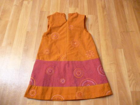 Veselé teplejší šaty vel. 4, 110