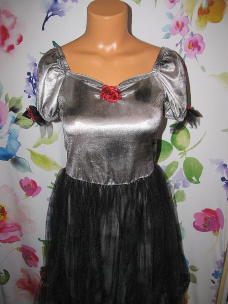 Karnevalový kostým - halloween, zombie,upírka apod,