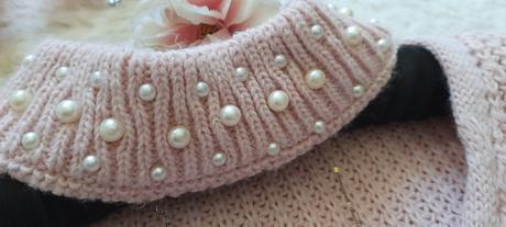 Zdobené svetrové mini šaty, 