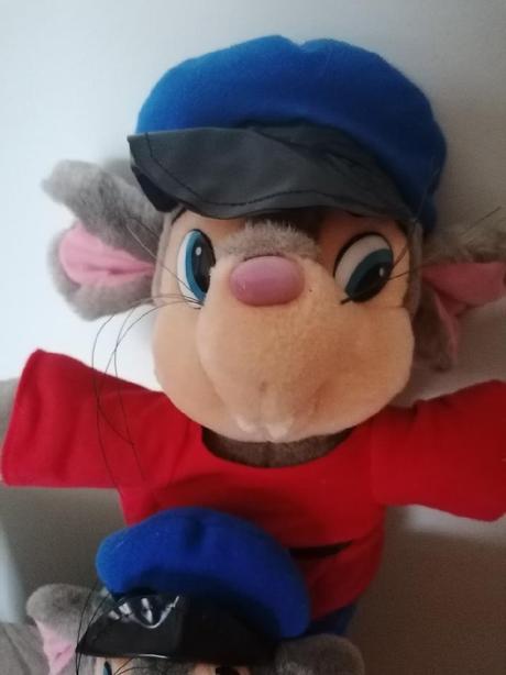 Myšáci v uniformě,