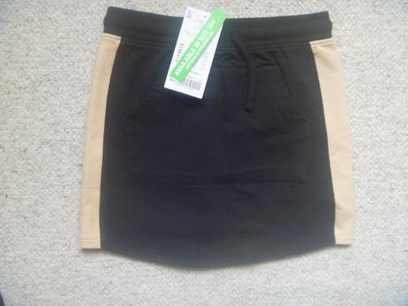 Nová černá sportovní sukně zn. coccodrillo, v. 134, coccodrillo,134