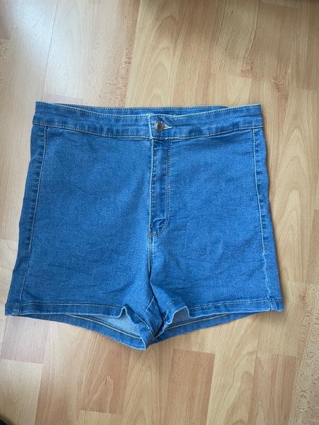 Džínové kraťasy s vyšším pasem, sinsay,158