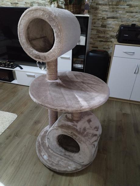 Růžové kočičí škrabadlo a odpočívadlo zánovní,