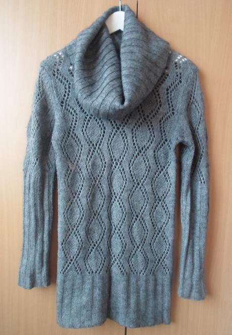 Šedý svetr svetřík rolák pletený dlouhý delší, s