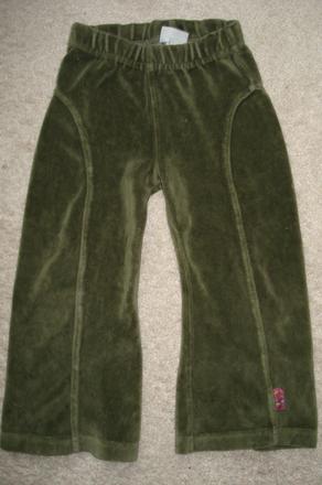 Sametové tepláčky, 86