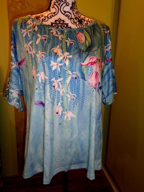 Nádherné tyrkysové tričko - lotosové květy, 44