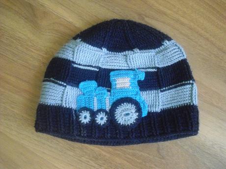Čepice s traktorem,