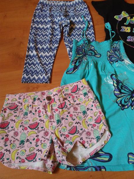 Balíček oblečení pro holčičku vel.140, 140–152