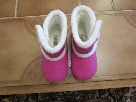 Pěkné kot. zimní botičky, snadné obouvání, č. 25, 25