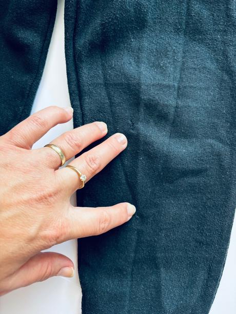 Tepláky černé - v.cca 2/3 roky, 98