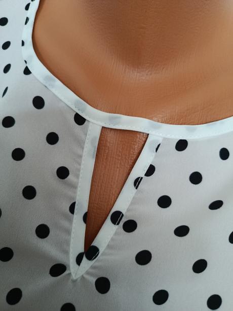 Puntíková halenka, 38