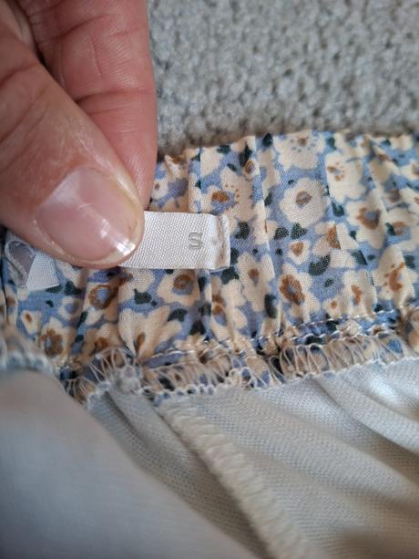 Lehounká splývavá sukně, s