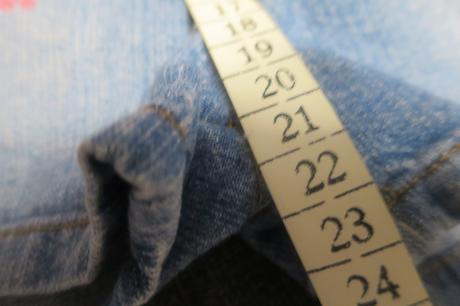 Kraťasy s motýlky, 98