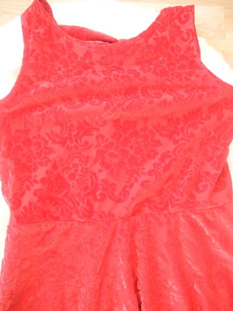 Sametové šaty, lindex,146