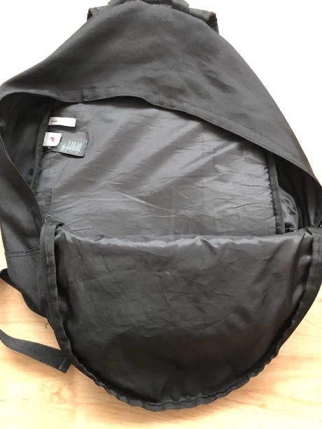 Batoh cerny angry birds, h&m