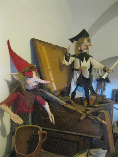 Image title Image title