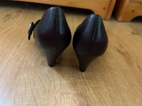 Boty na podpadku roots, 38