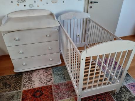 Dřevěná postýlka/s matrací/ + komoda, šířka (cm): 60,délka (cm): 90