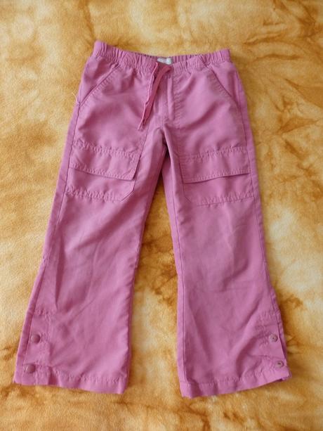 Fialkové kalhoty, 110