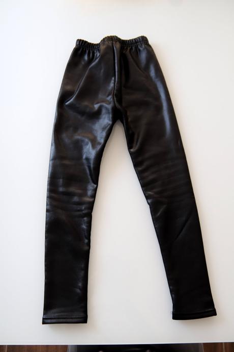 Dívčí koženkové legíny, 146