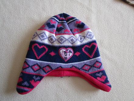 Pěkná teplá dívčí čepička se srdíčky, na 6-10 let, disney,122