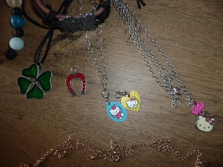 Mix řetízků a náramků+klíčenka, 