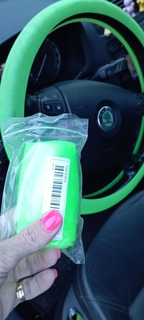 Neón potah na volant, 