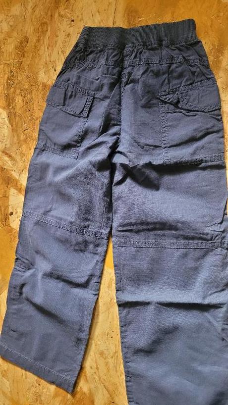 2 x tepláky, 2 x pláťáky a pantofle, 104–116