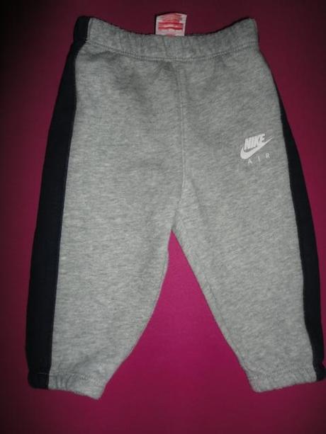 Středně silné tepláky nike, vel. 6-9 měsíců (74), nike,74