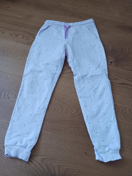 Tepláčky č.128, 128