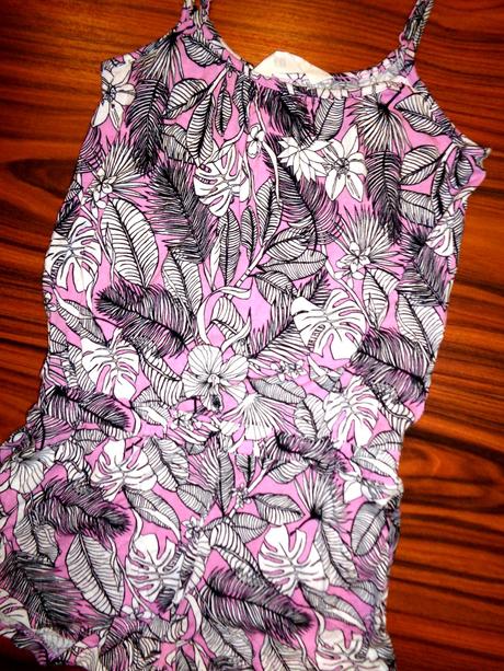 Luxusní bílofialkový letní overal hawai motiv, h&m,152