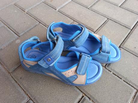 Kožené sandály, sandálky stélka 22 cm, d.d.step,35