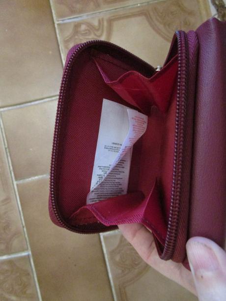 Jako nová vínová šikovná peněženka, 